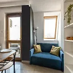 Charming Apartment With Air Conditioning For Couples In The City Center