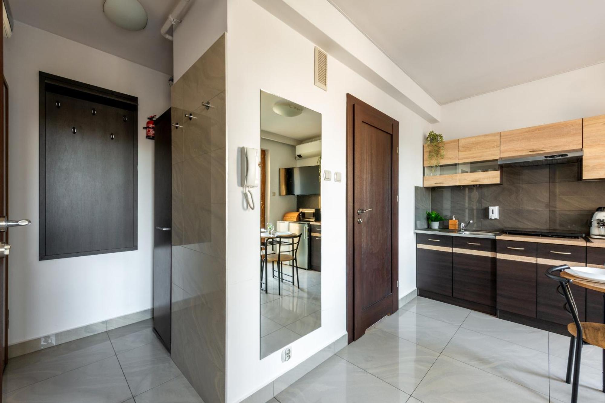 Apartament Charming With Air Conditioning For Couples In The Center